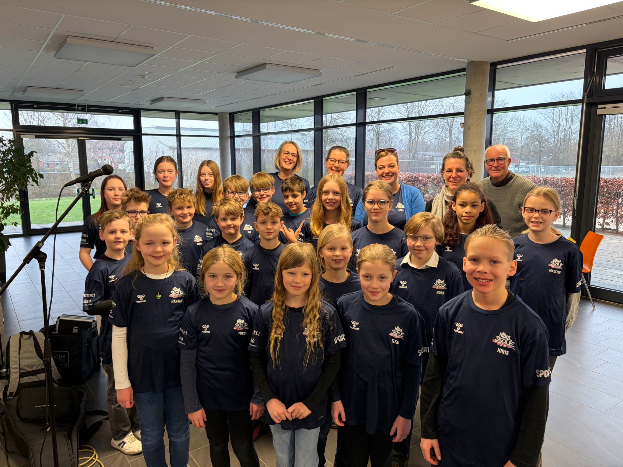 Danske elever bygger bro