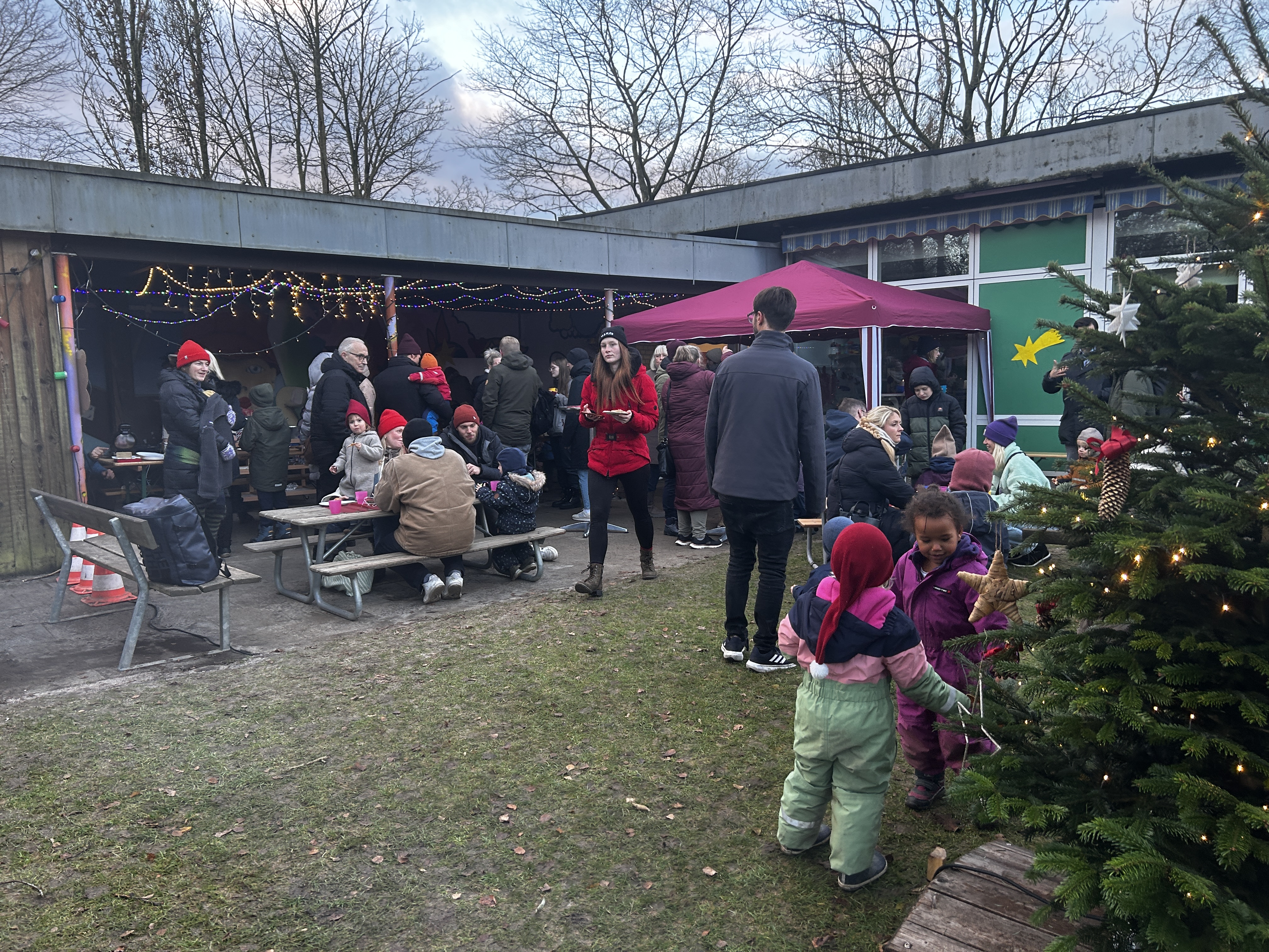 JULEMARKED PÅ VESTERALLE