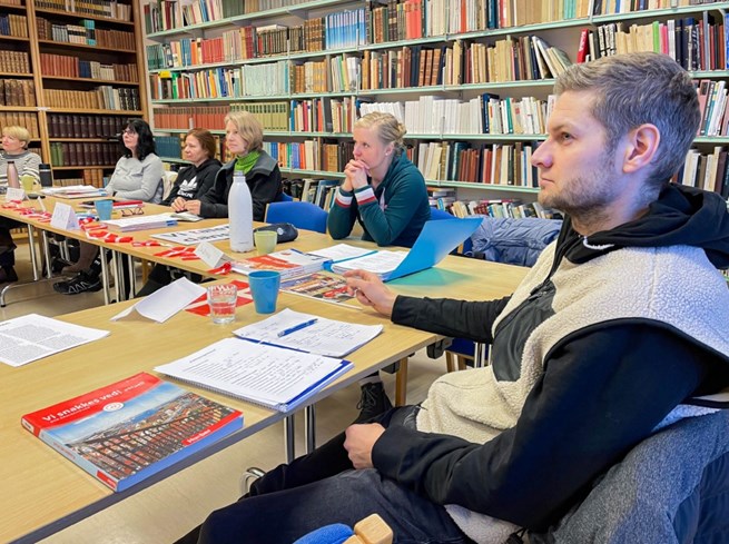 En broget flok på sprogkursus