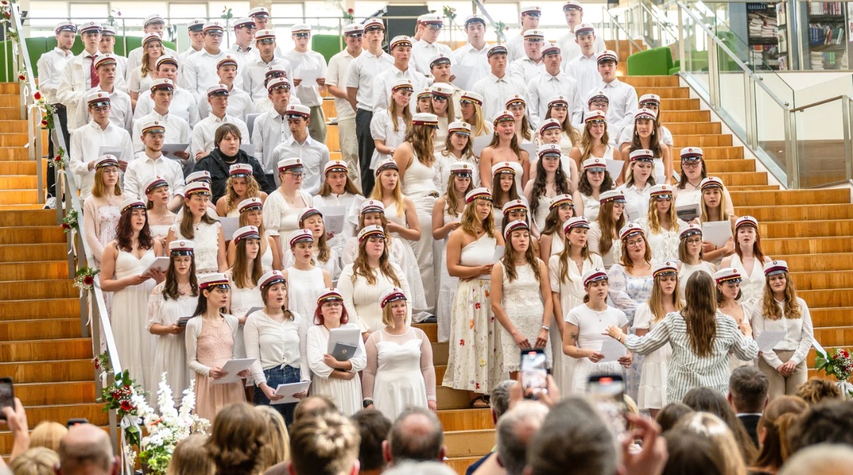 Tale til A. P. Møller-studenterne: "Lev det liv,  I har forestillet jer"