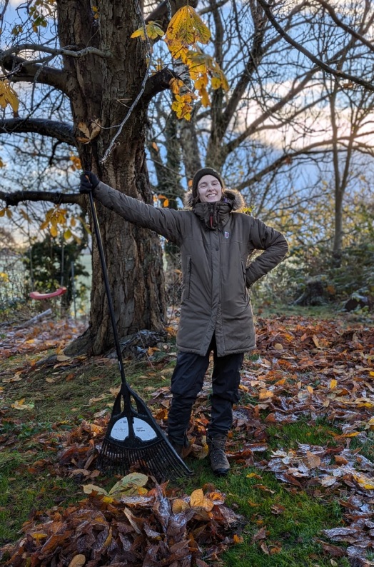 Birka og Liva i arbejde for andre
