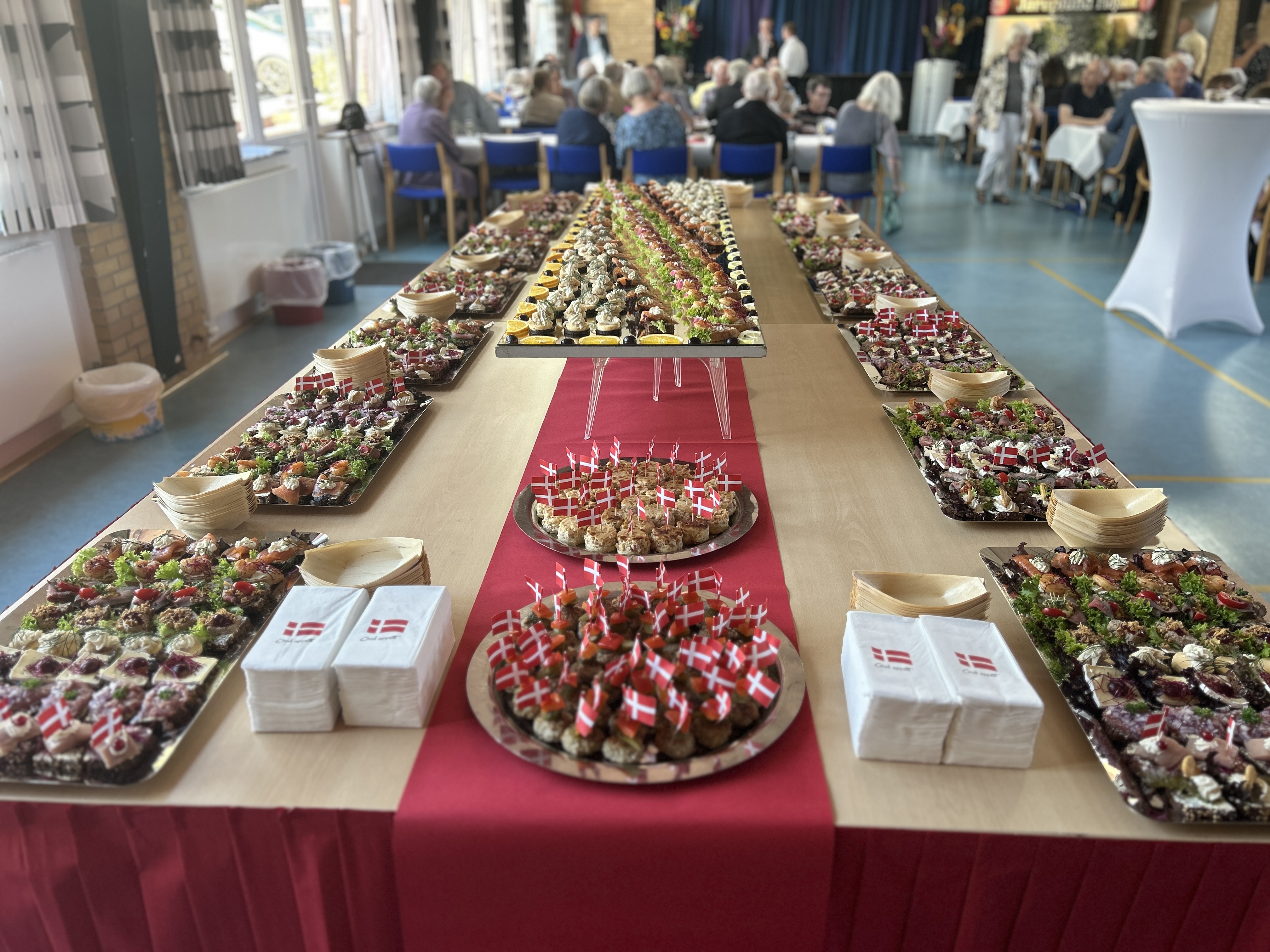 Tillykke til et sælsomt stykke Danmark