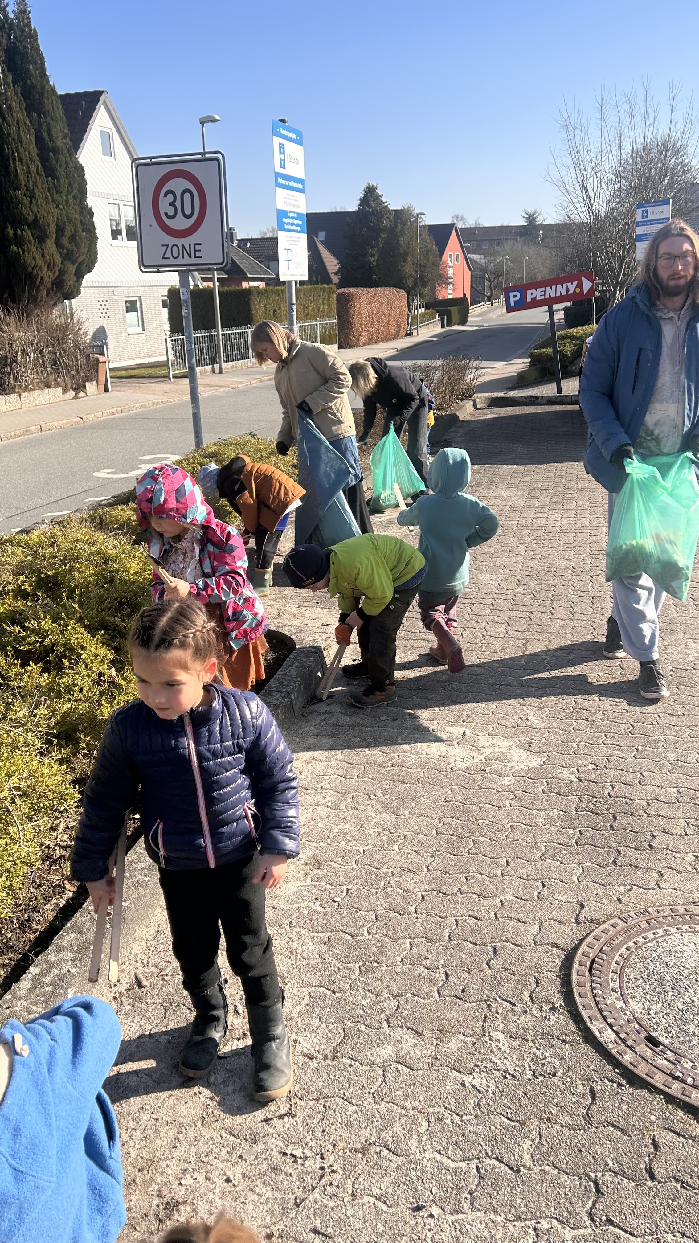 Også små hænder  kan samle store mængder